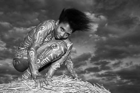 FARBKÖRPER Kalender 2025: Bodypainting Variationen