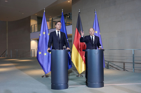 Empfang des NATO-Generalsekretärs in Berlin