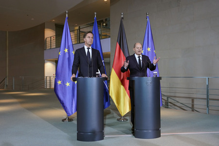 Empfang des NATO-Generalsekretärs in Berlin