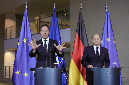 Empfang des NATO-Generalsekretärs in Berlin