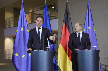 Empfang des NATO-Generalsekretärs in Berlin