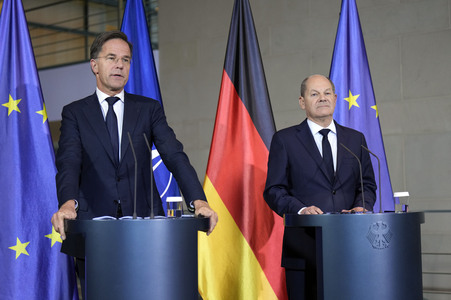 Empfang des NATO-Generalsekretärs in Berlin