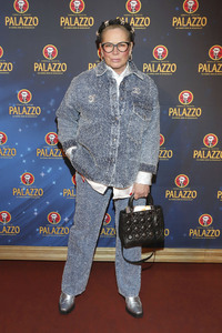 Premiere der Dinnershow 'Poletto Palazzo' in Hamburg