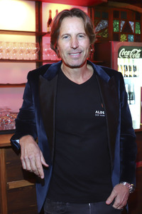 Premiere der Dinnershow 'Poletto Palazzo' in Hamburg