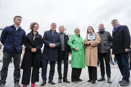 Erinnerung an 35 Jahre friedliche Revolution und Mauerfall in Berlin