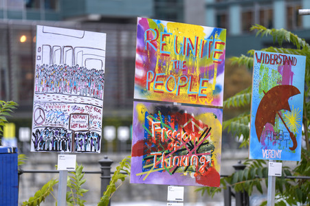 Erinnerung an 35 Jahre friedliche Revolution und Mauerfall in Berlin