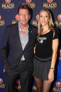 Gala-Premiere der Palazzo Dinner Show in Berlin