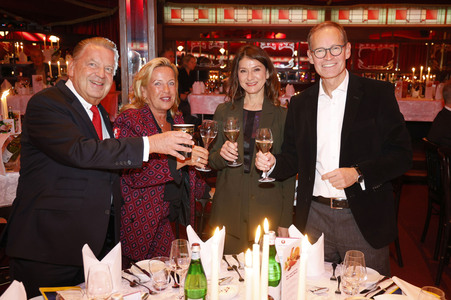 Gala-Premiere der Palazzo Dinner Show in Berlin