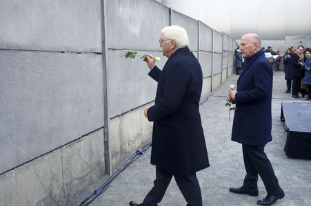 Gedenkveranstaltung zum 35. Jahrestag der Öffnung Berliner Mauer in Berlin