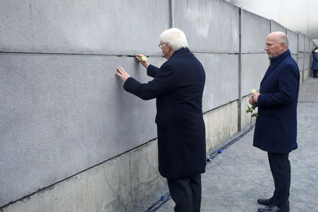Gedenkveranstaltung zum 35. Jahrestag der Öffnung Berliner Mauer in Berlin