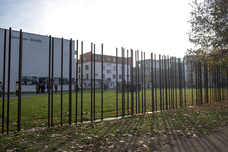 35. Jahrestag der Öffnung Berliner Mauer in Berlin