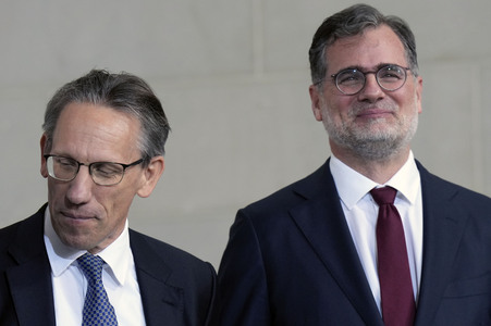 Übergabe des Jahresgutachtens der gesamtwirtschaftlichen Entwicklung in Berlin