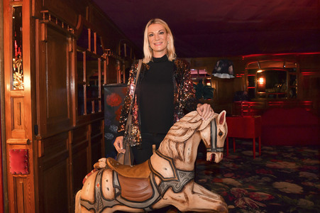 Teatro Dinner Show-Premiere 'Taste The Act of Show & Cuisine' in München