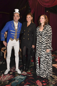 Teatro Dinner Show-Premiere 'Taste The Act of Show & Cuisine' in München