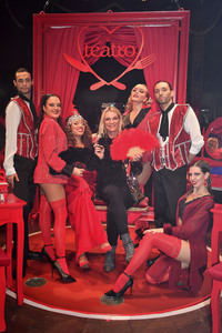 Teatro Dinner Show-Premiere 'Taste The Act of Show & Cuisine' in München