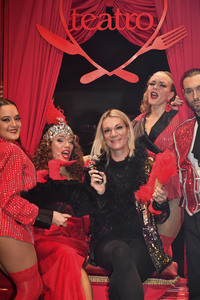 Teatro Dinner Show-Premiere 'Taste The Act of Show & Cuisine' in München