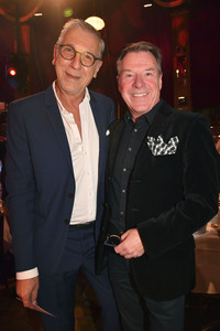 Teatro Dinner Show-Premiere 'Taste The Act of Show & Cuisine' in München