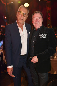 Teatro Dinner Show-Premiere 'Taste The Act of Show & Cuisine' in München