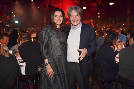 Teatro Dinner Show-Premiere 'Taste The Act of Show & Cuisine' in München