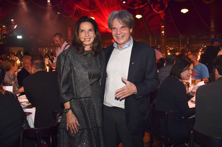 Teatro Dinner Show-Premiere 'Taste The Act of Show & Cuisine' in München