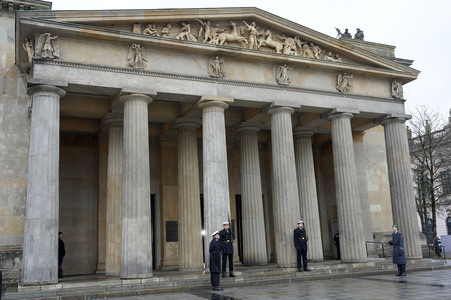 Kranzniederlegung zum Volkstrauertag in Berlin