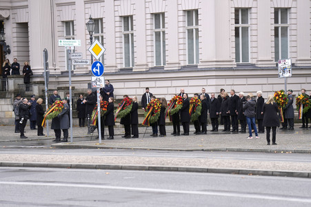 Kranzniederlegung zum Volkstrauertag in Berlin