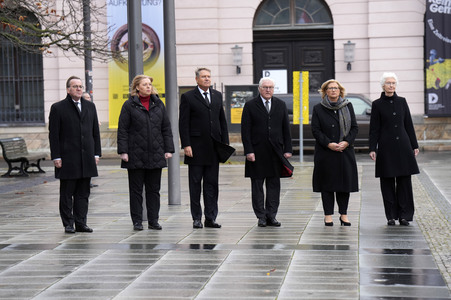 Kranzniederlegung zum Volkstrauertag in Berlin