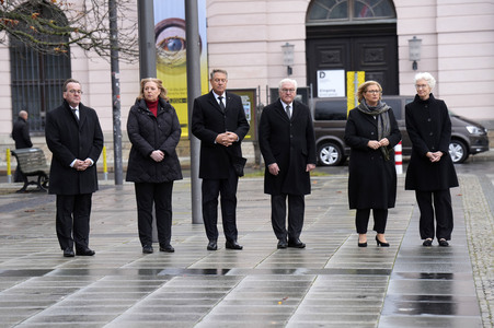 Kranzniederlegung zum Volkstrauertag in Berlin