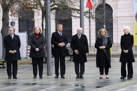 Kranzniederlegung zum Volkstrauertag in Berlin