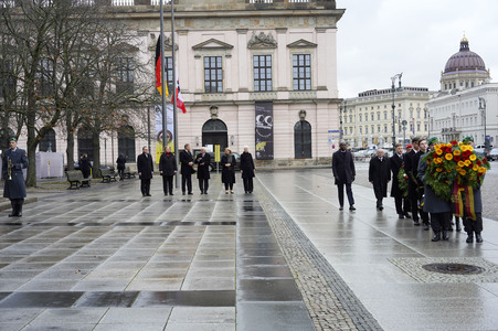 Kranzniederlegung zum Volkstrauertag in Berlin