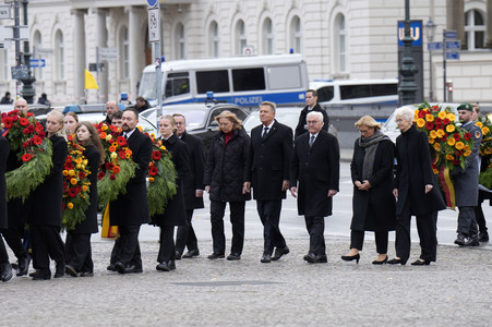 Kranzniederlegung zum Volkstrauertag in Berlin