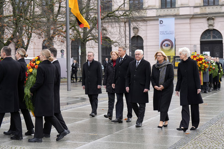 Kranzniederlegung zum Volkstrauertag in Berlin
