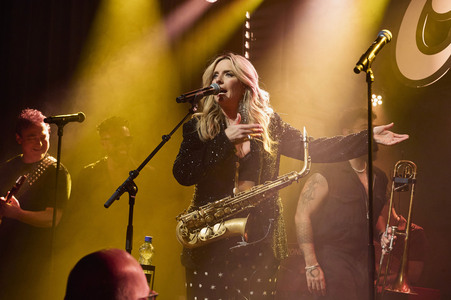 Konzert von Candy Dulfer in Langethal