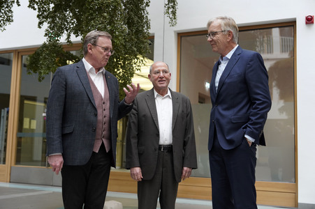 Bundespressekonferenz 'Projekt Silberlocke geht an den Start'  in Berlin