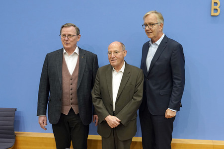 Bundespressekonferenz 'Projekt Silberlocke geht an den Start'  in Berlin