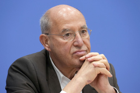 Bundespressekonferenz 'Projekt Silberlocke geht an den Start'  in Berlin