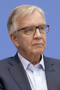 Bundespressekonferenz 'Projekt Silberlocke geht an den Start'  in Berlin