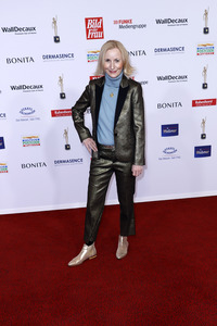 Goldene Bild der Frau 2024 in Hamburg