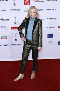 Goldene Bild der Frau 2024 in Hamburg