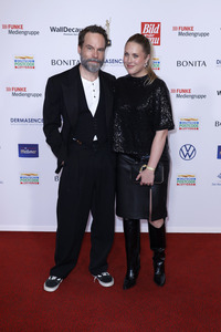 Goldene Bild der Frau 2024 in Hamburg