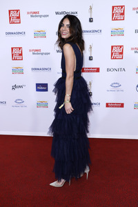 Goldene Bild der Frau 2024 in Hamburg