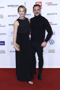 Goldene Bild der Frau 2024 in Hamburg