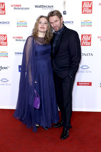 Goldene Bild der Frau 2024 in Hamburg