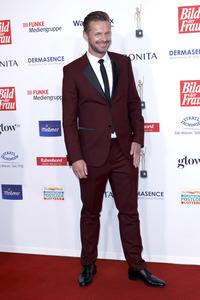 Goldene Bild der Frau 2024 in Hamburg