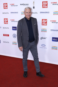 Goldene Bild der Frau 2024 in Hamburg