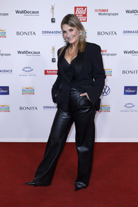 Goldene Bild der Frau 2024 in Hamburg