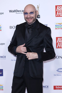 Goldene Bild der Frau 2024 in Hamburg