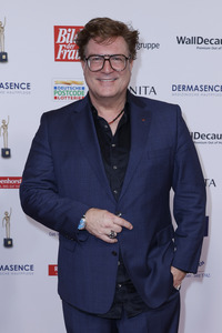 Goldene Bild der Frau 2024 in Hamburg