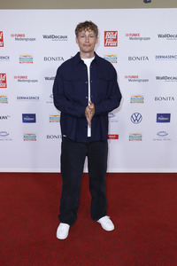 Goldene Bild der Frau 2024 in Hamburg