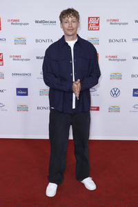 Goldene Bild der Frau 2024 in Hamburg